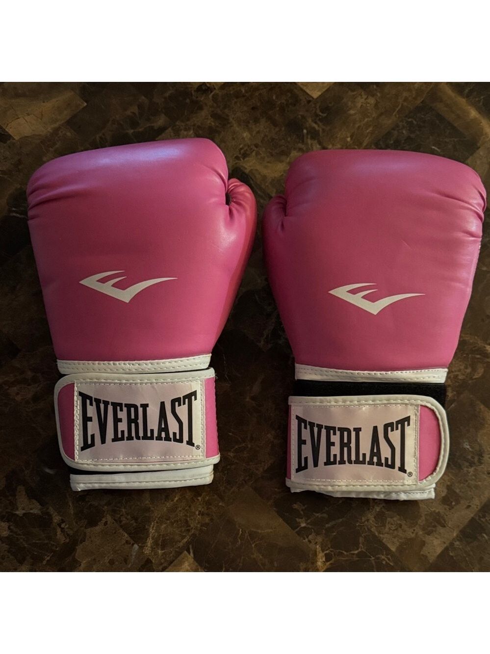 Everlast Fuchsia Training Gloves